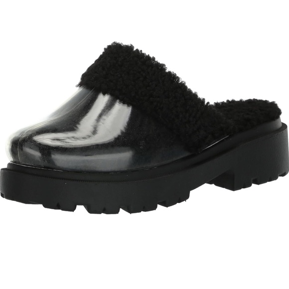 NEW YOKI Women's Black Slip-On Clogs - Picture 1 of 13